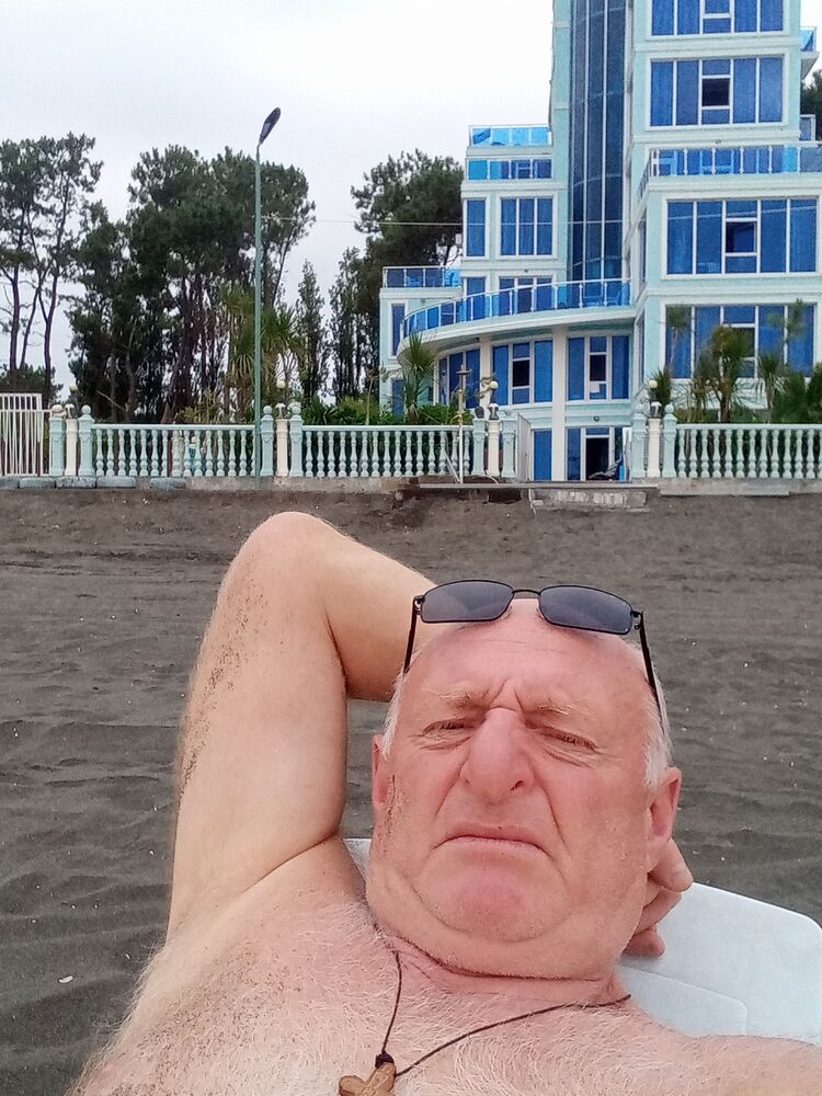  52843272  Varden, 57 ,    