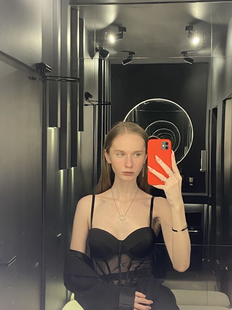  --,   , 19 ,   