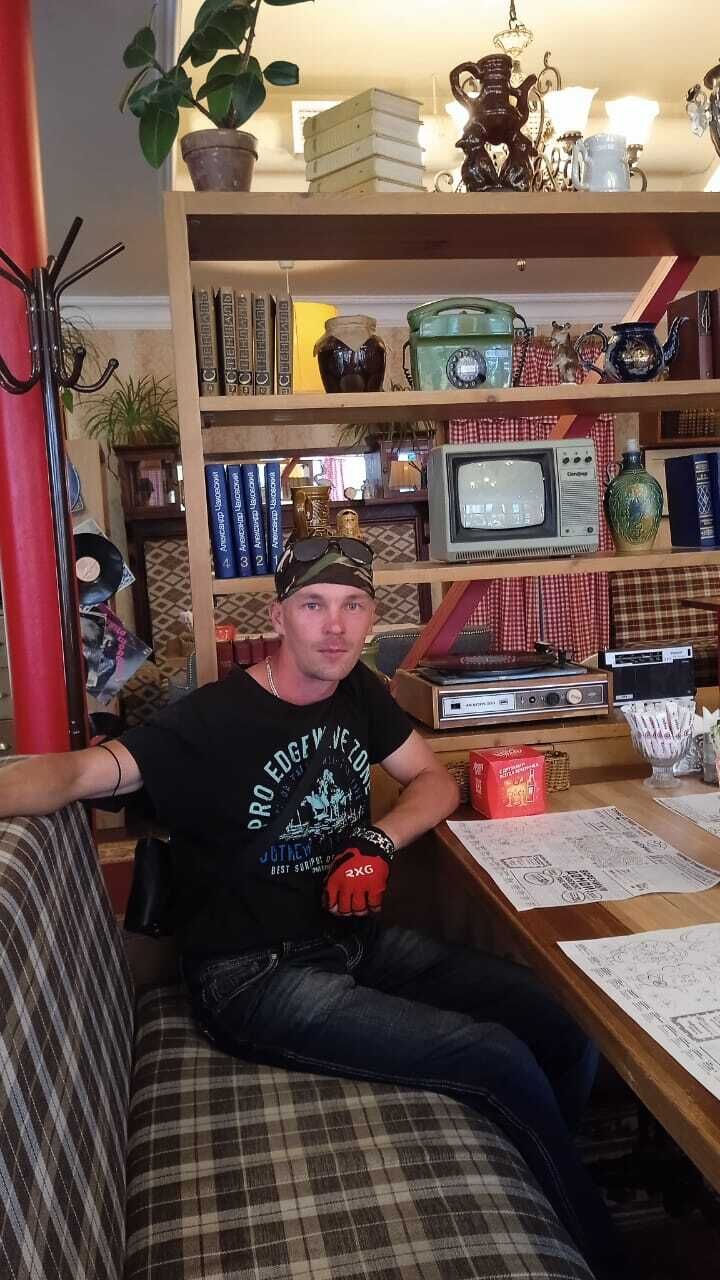  46576302  , 33 ,    