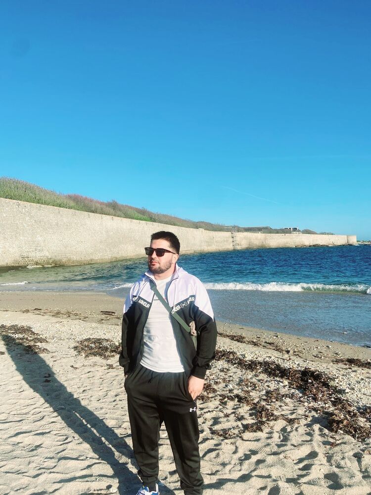  50981492  Mansoor, 31 ,    