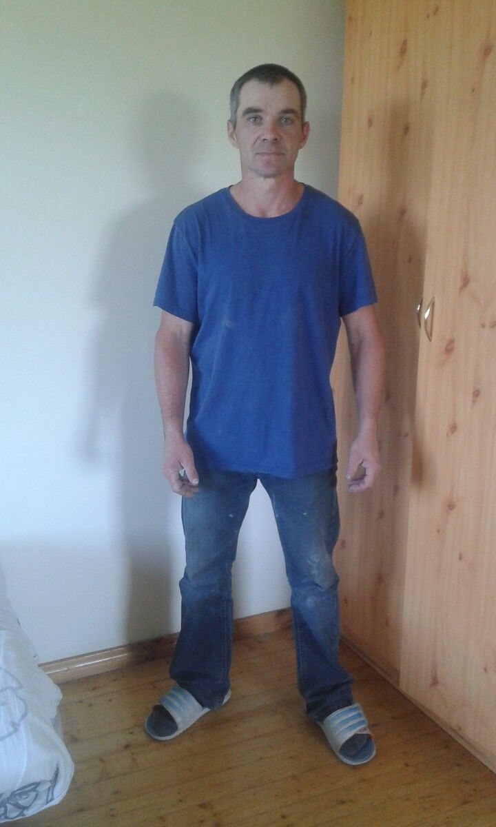  12355732  Robert, 48 ,    
