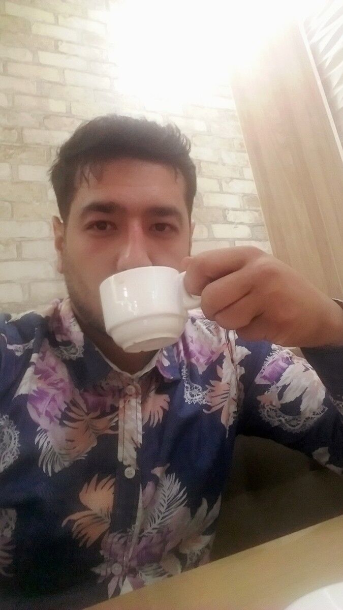  ,   Amirbek, 33 ,   ,   , c 