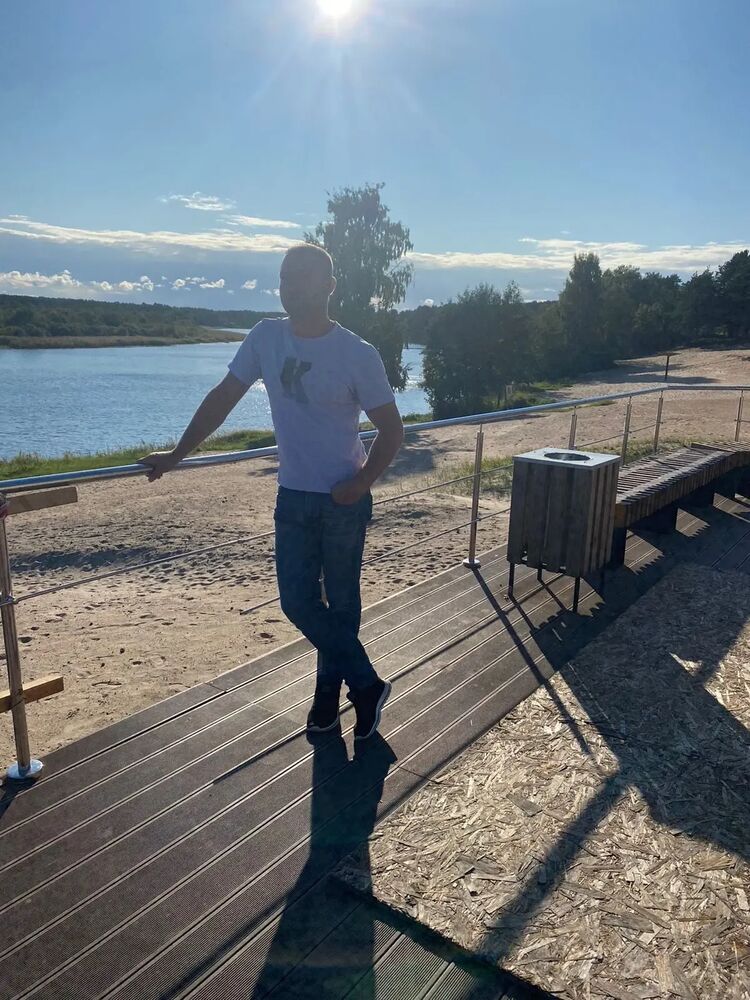  ,   Roman, 37 ,   c 