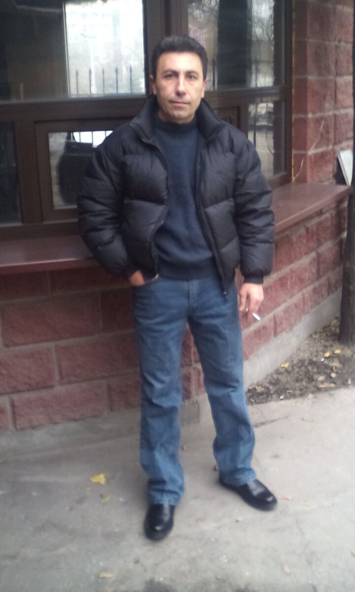  5284522  Artur, 54 ,    