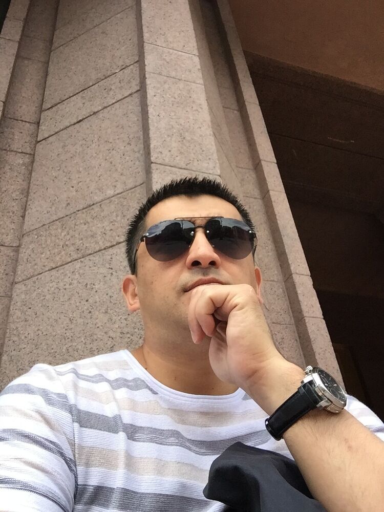  ,   Leon, 39 ,   ,   