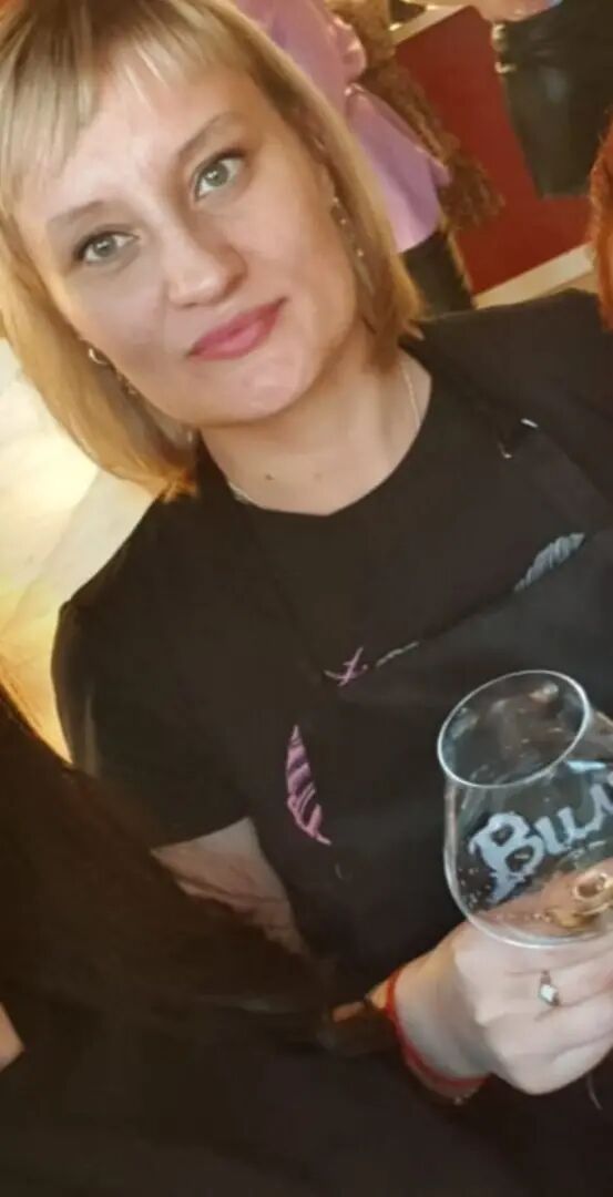  ,   Elena, 39 ,   ,   , c 
