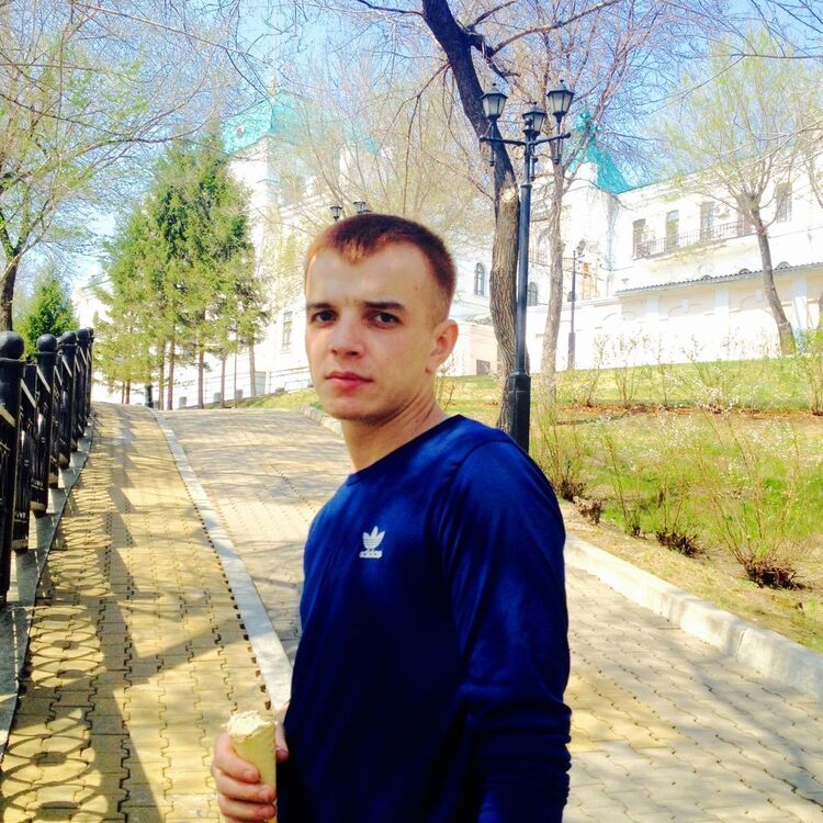  ,   Lewa, 33 ,   