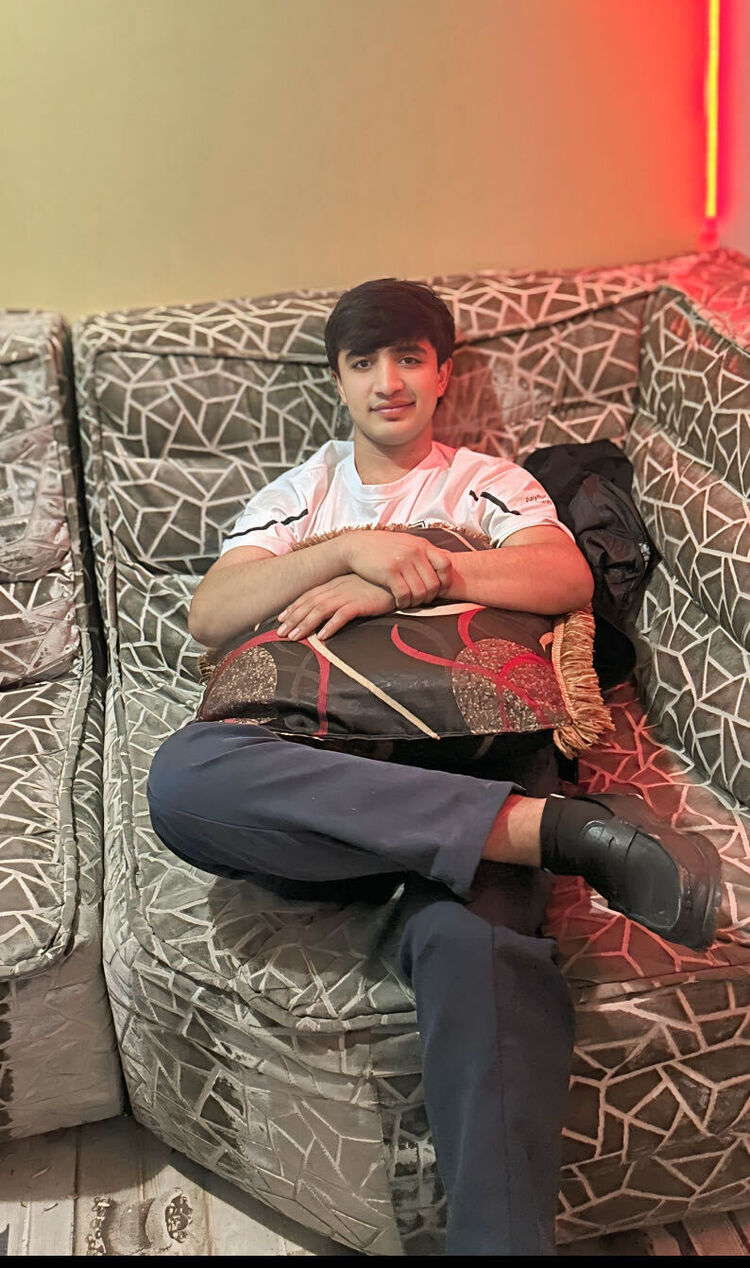  ,   Shamik, 25 ,   ,   