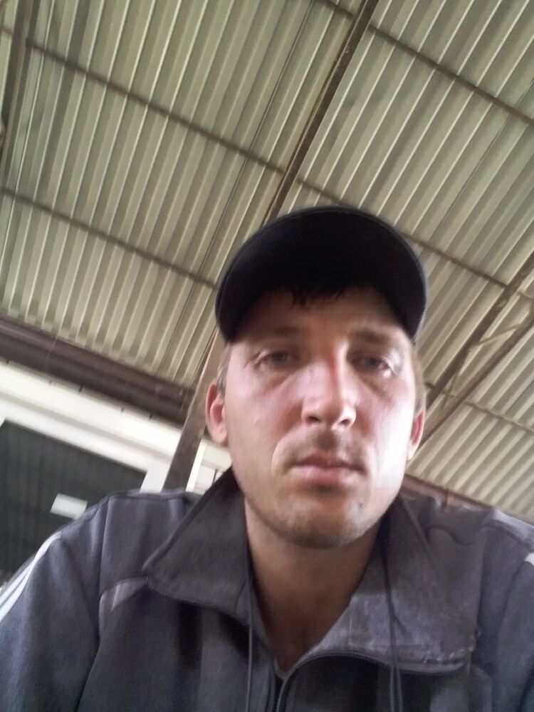  46804822  Ivan, 29 ,    