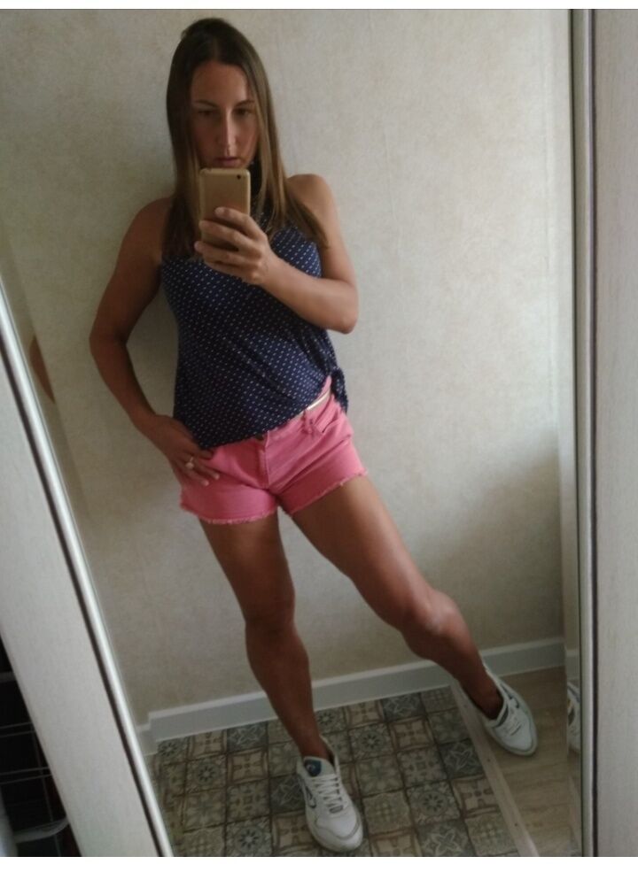  30038452  Elena, 38 ,    