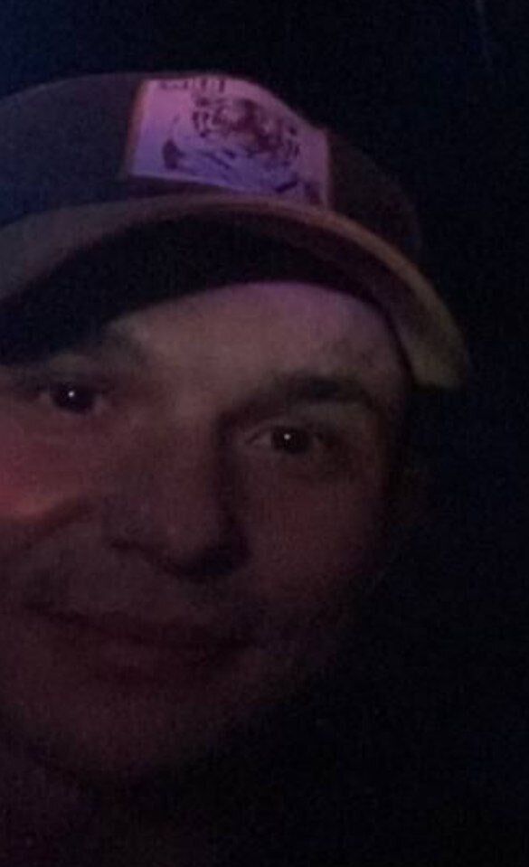  ,   Russel, 34 ,  