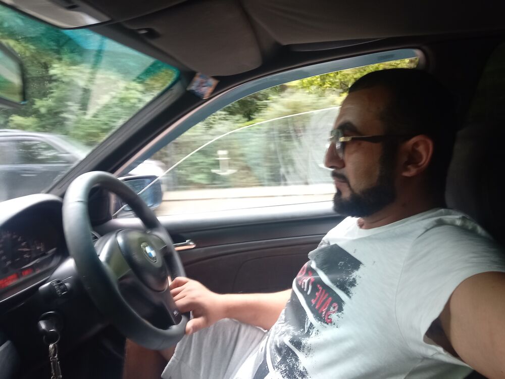  ,   Tigran, 36 ,   ,   