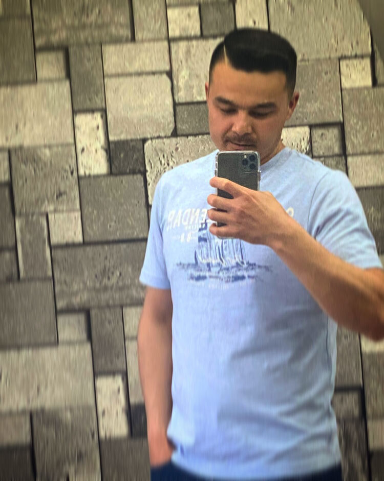  47015942  , 32 ,    