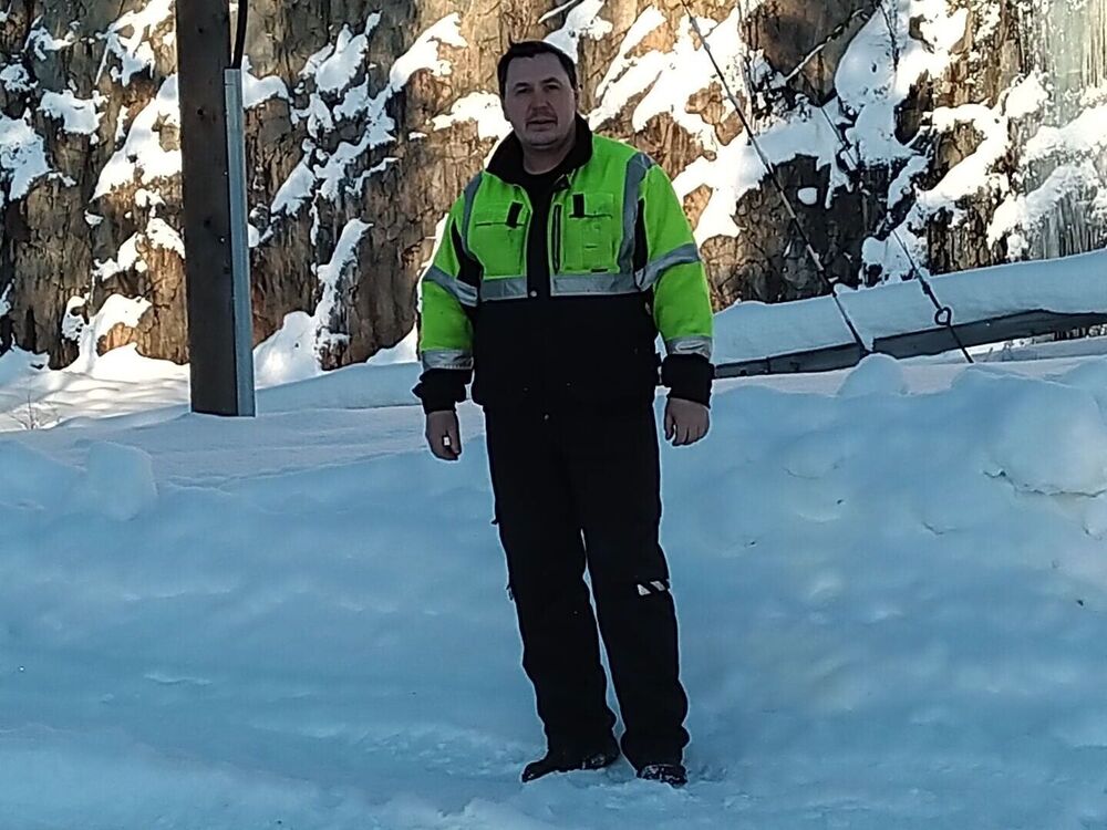  33798442  Vladimir, 54 ,    