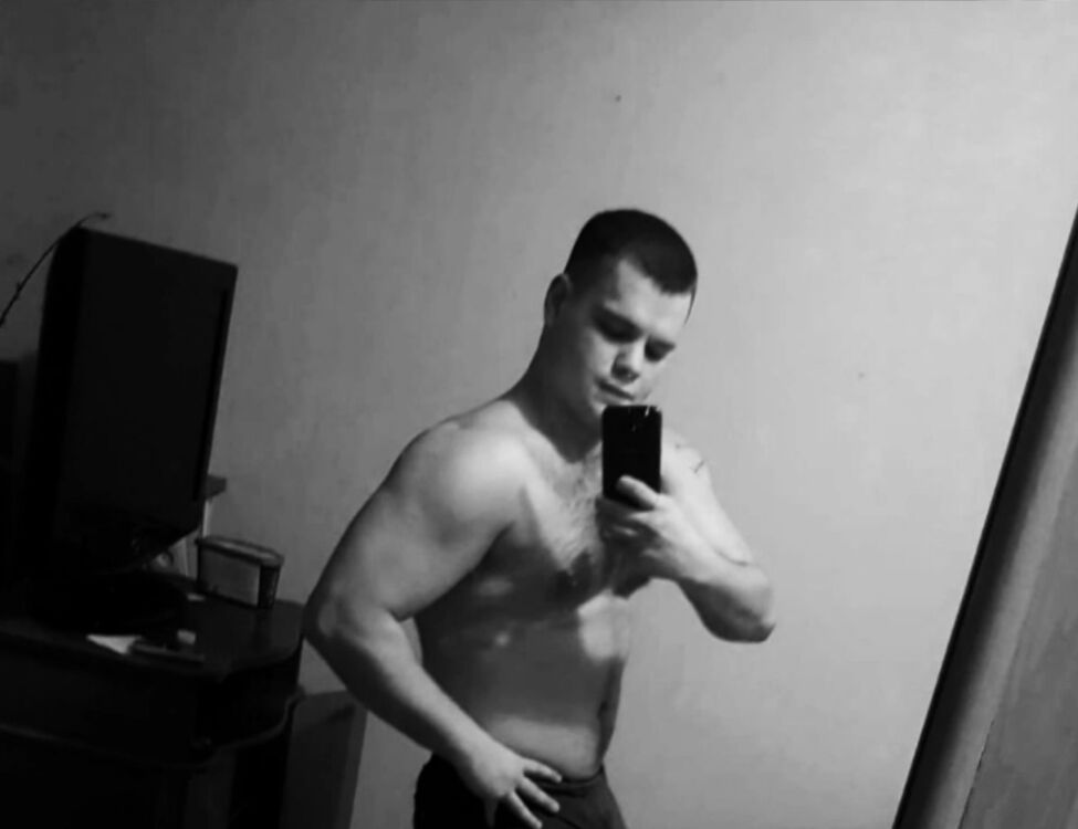 47757252  Alexander, 26 ,    