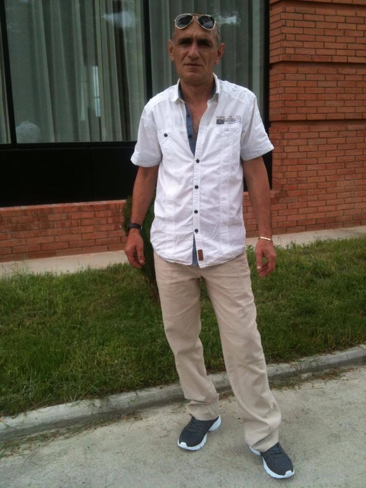  ,   Gocha, 53 ,     , c 