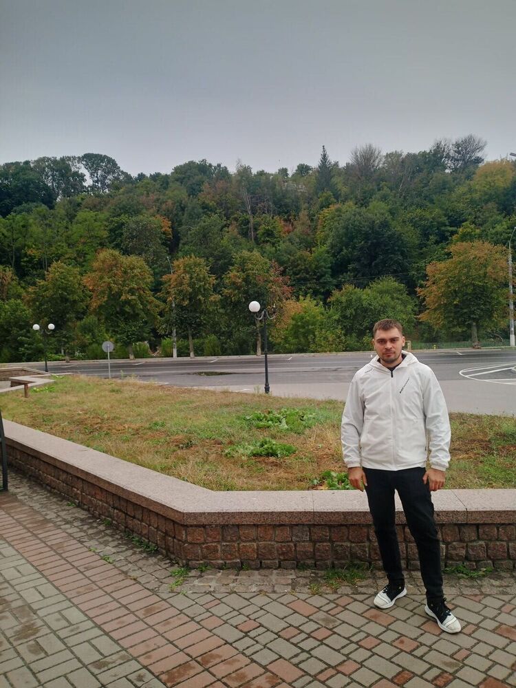  ,   Ruslan, 35 ,   ,   , c , 
