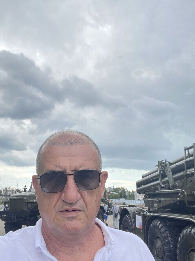  44146642  , 57 ,    