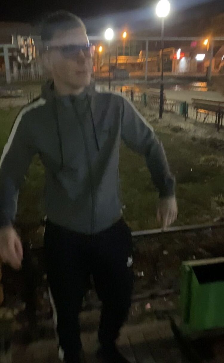  42562122  Egor, 21 ,    