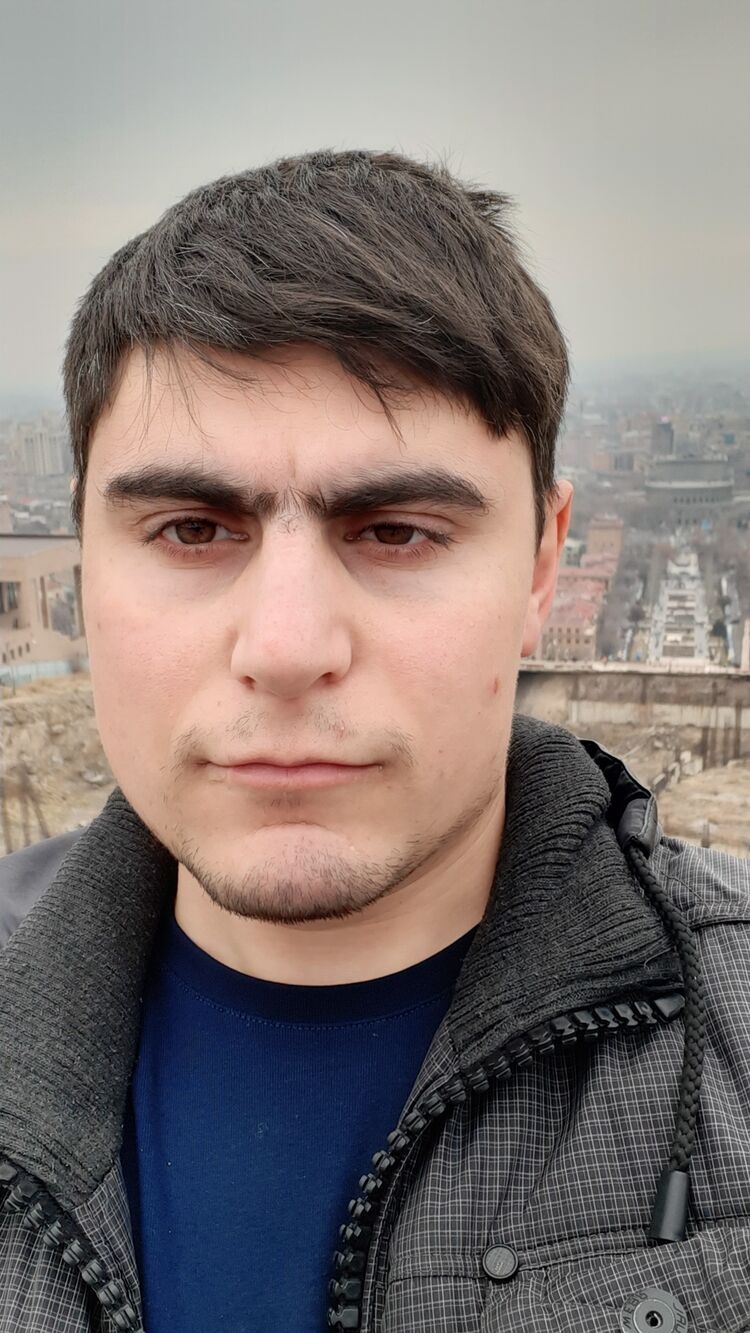  23991862  Gegham, 32 ,    