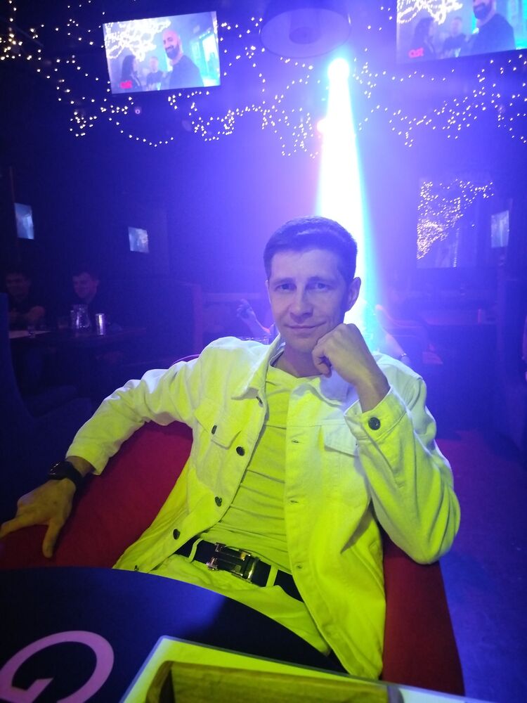  53379802  Vladimir, 37 ,    