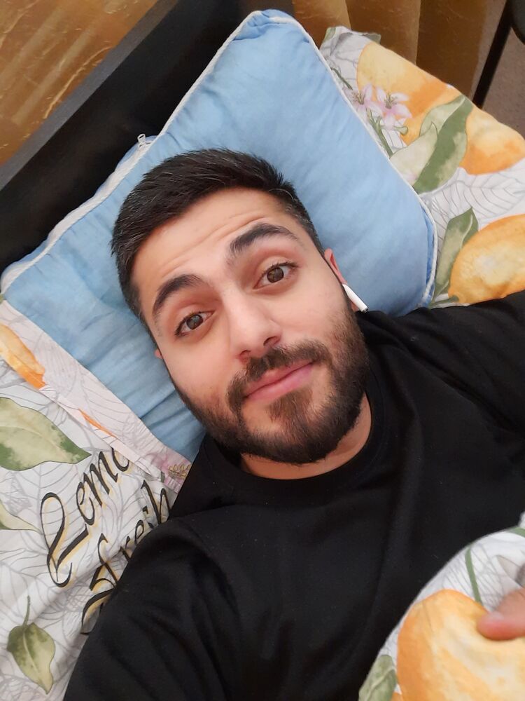  ,   Ahmad, 28 ,     , c 