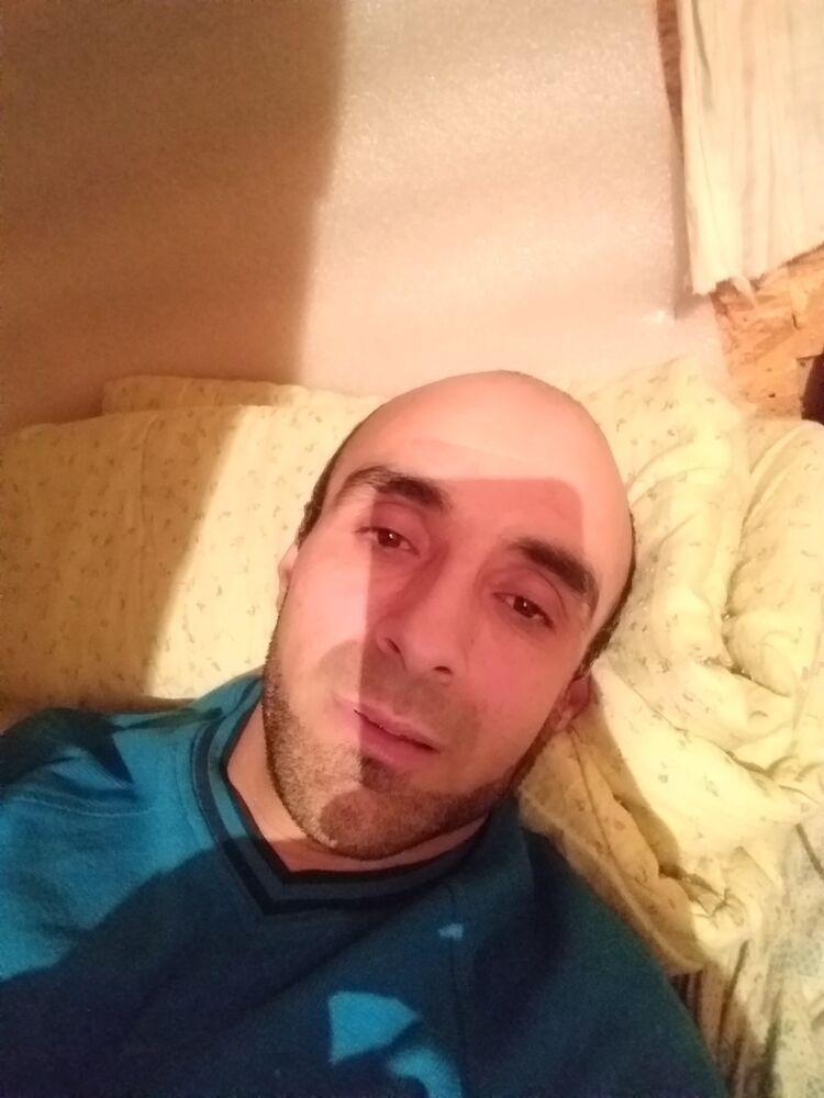  18303962  Odiljon, 42 ,    