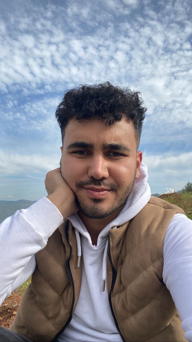  ,   Serhat, 25 ,   ,   