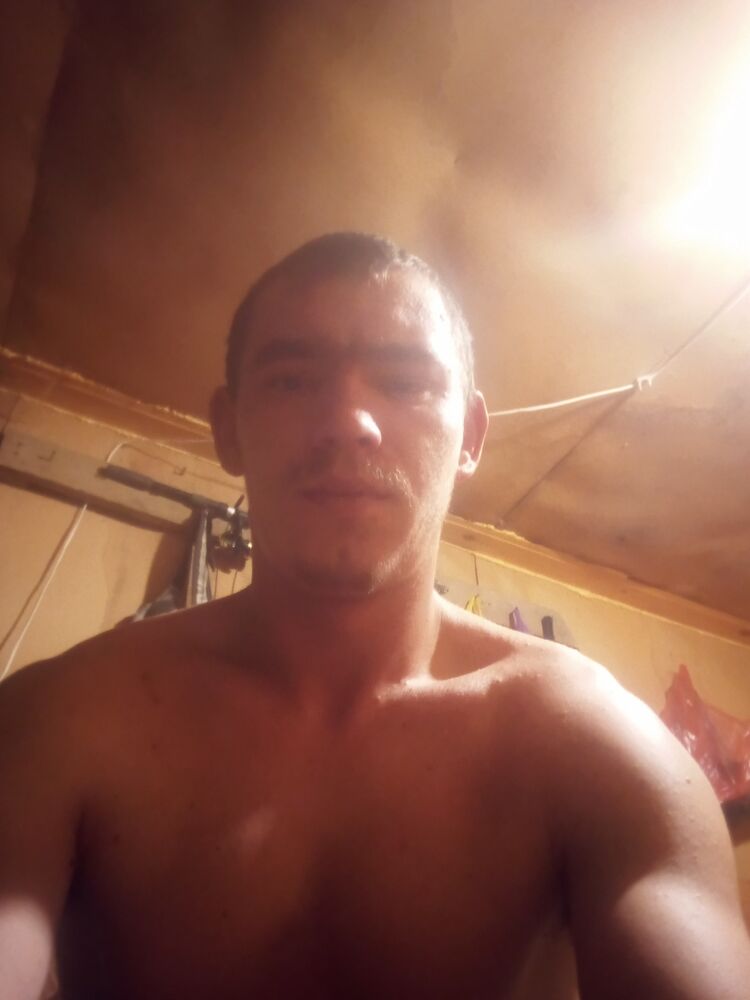  40040872  Sasha, 25 ,    