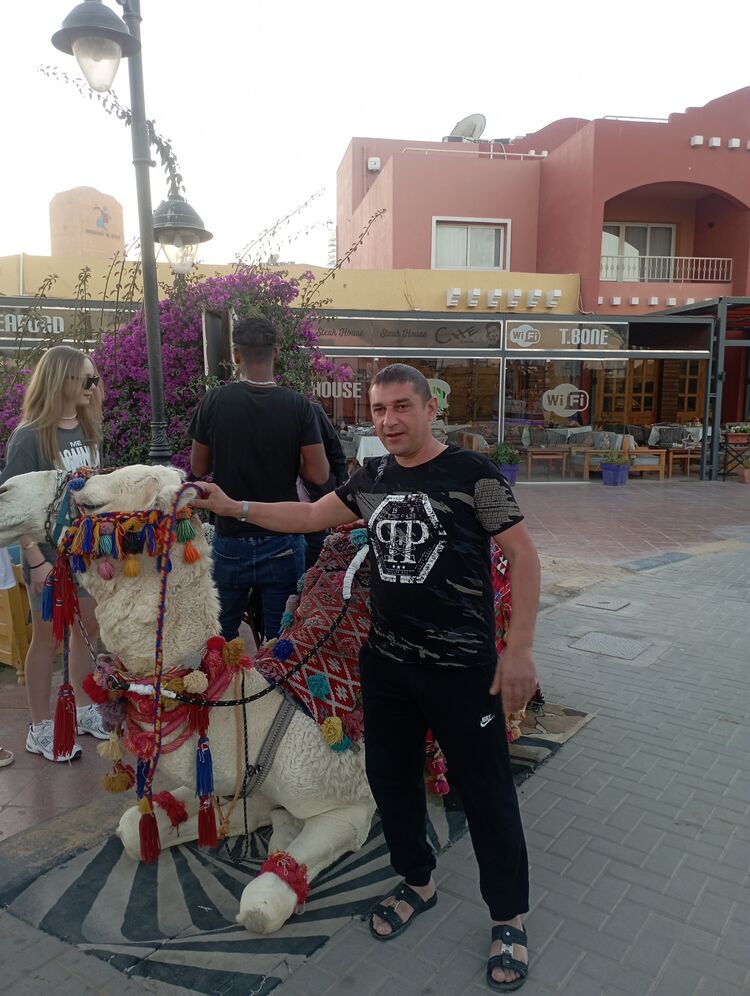  32345322  Vadim, 41 ,    