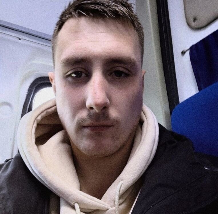  31306932  Nikolay, 27 ,    