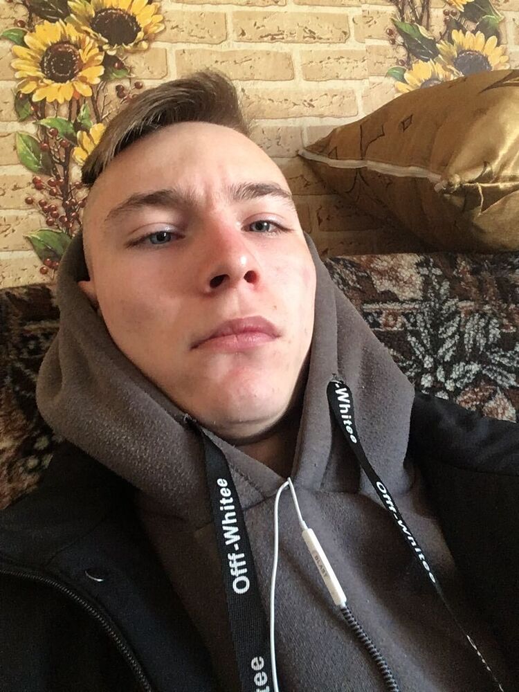  52760012  Gennady, 22 ,    