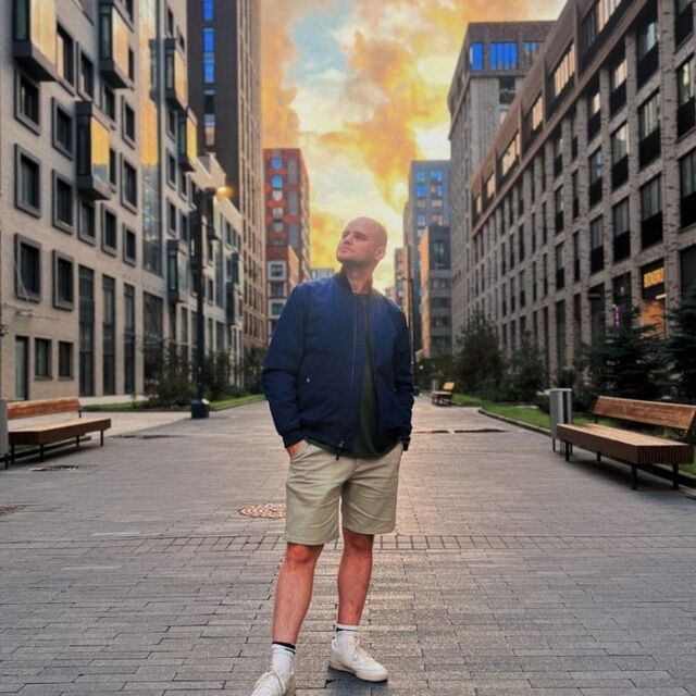  40697842  Alexander, 32 ,     