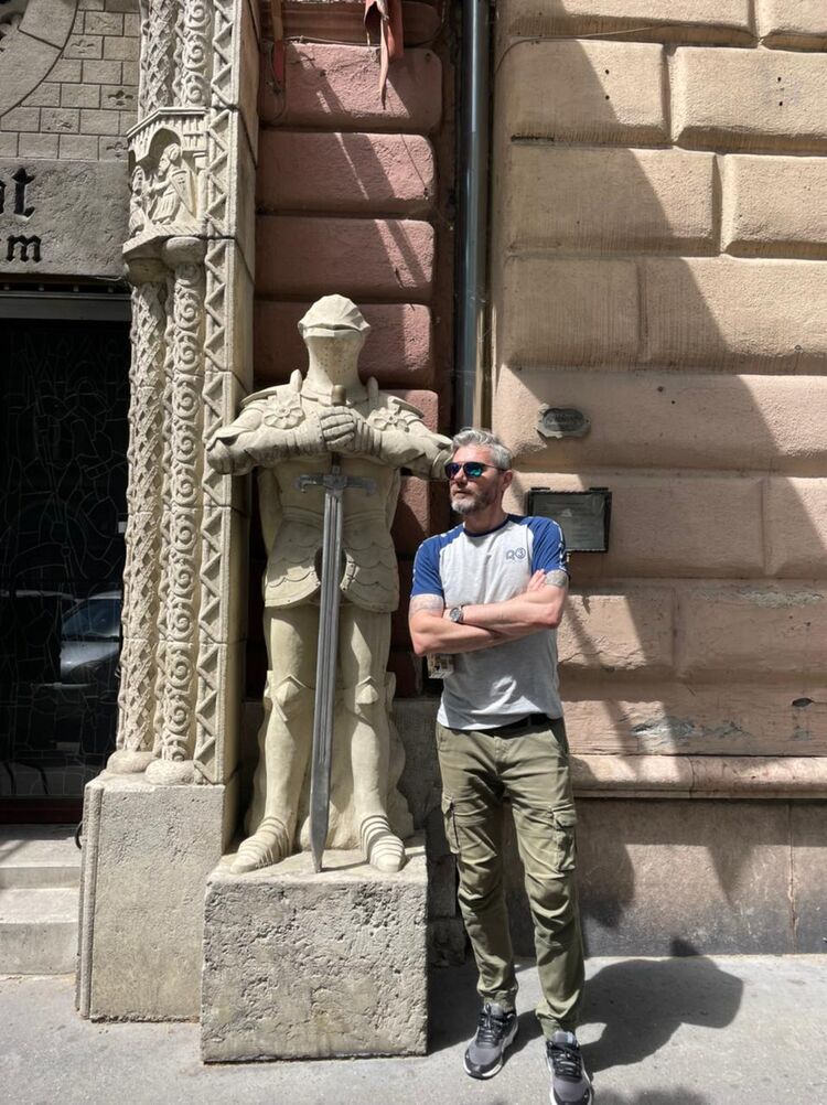  ,   Edouard, 44 ,   ,   , c 