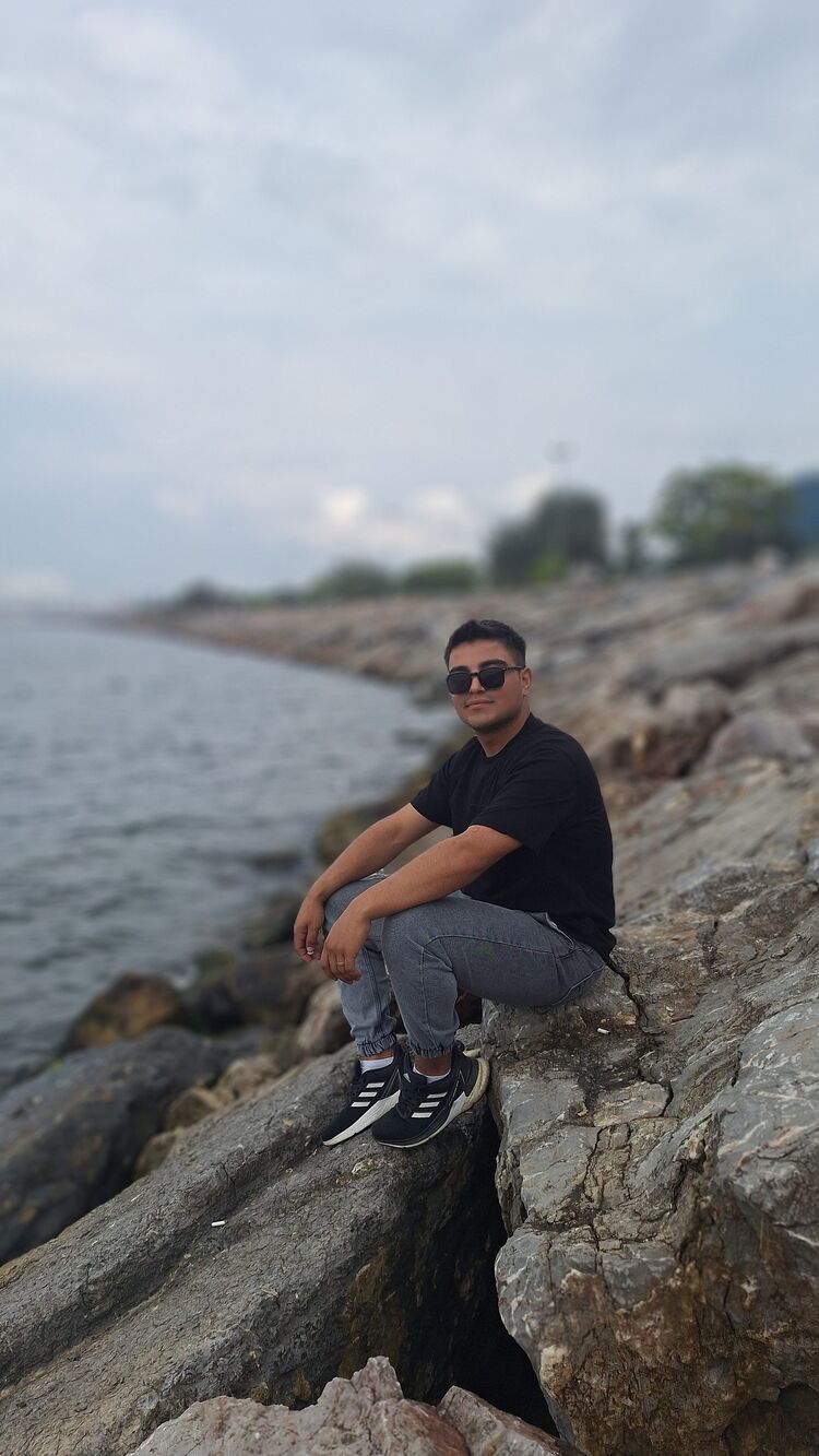  48325532  Duman, 29 ,    