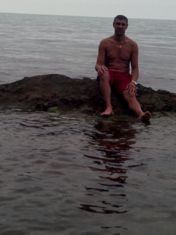  20929382  Vlad, 55 ,    