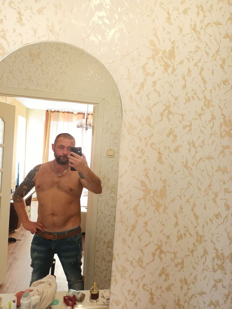  30785012  ARTUR, 46 ,    