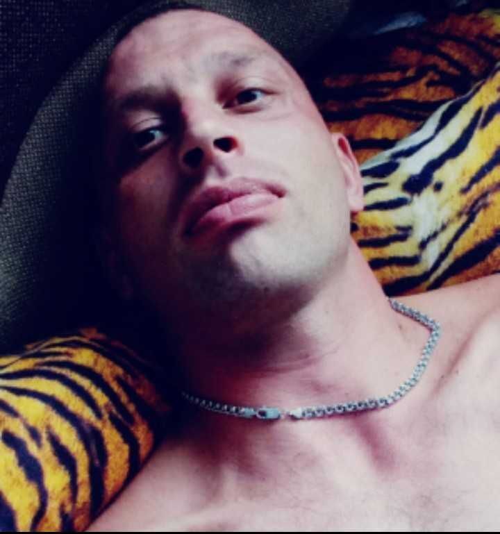  32741762  , 37 ,    