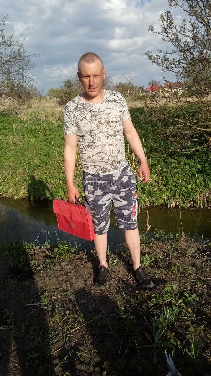  17335222  Valera, 46 ,    