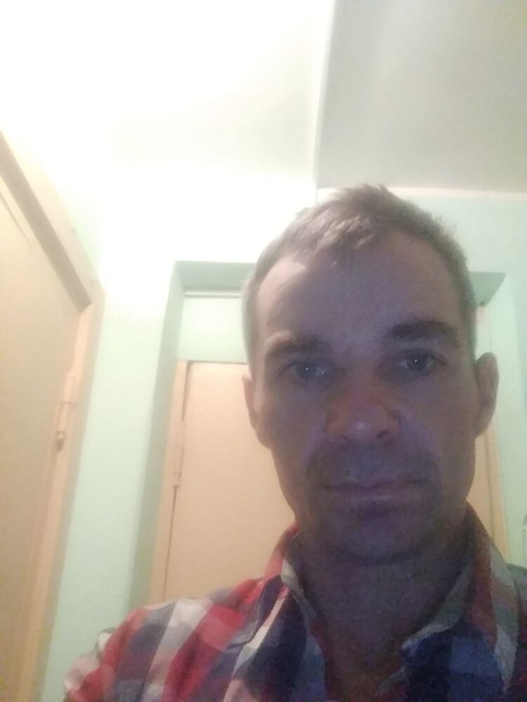  ,   Robert Kruzo, 48 ,   