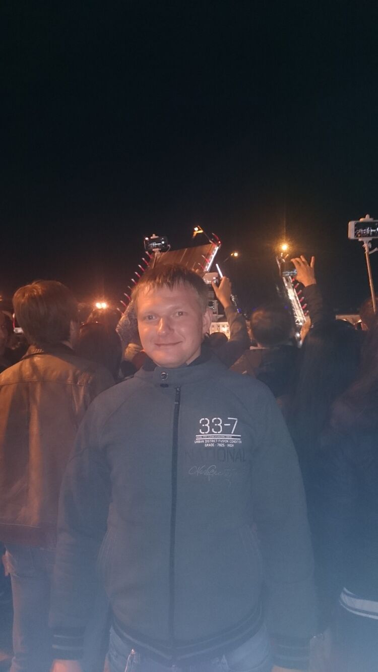  28560442  Anton, 35 ,     