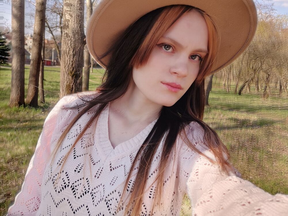  ,   Violetta, 25 ,   ,   