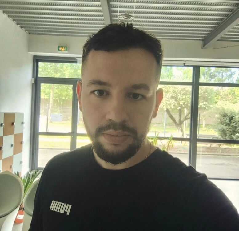  53638392  Roman, 34 ,    