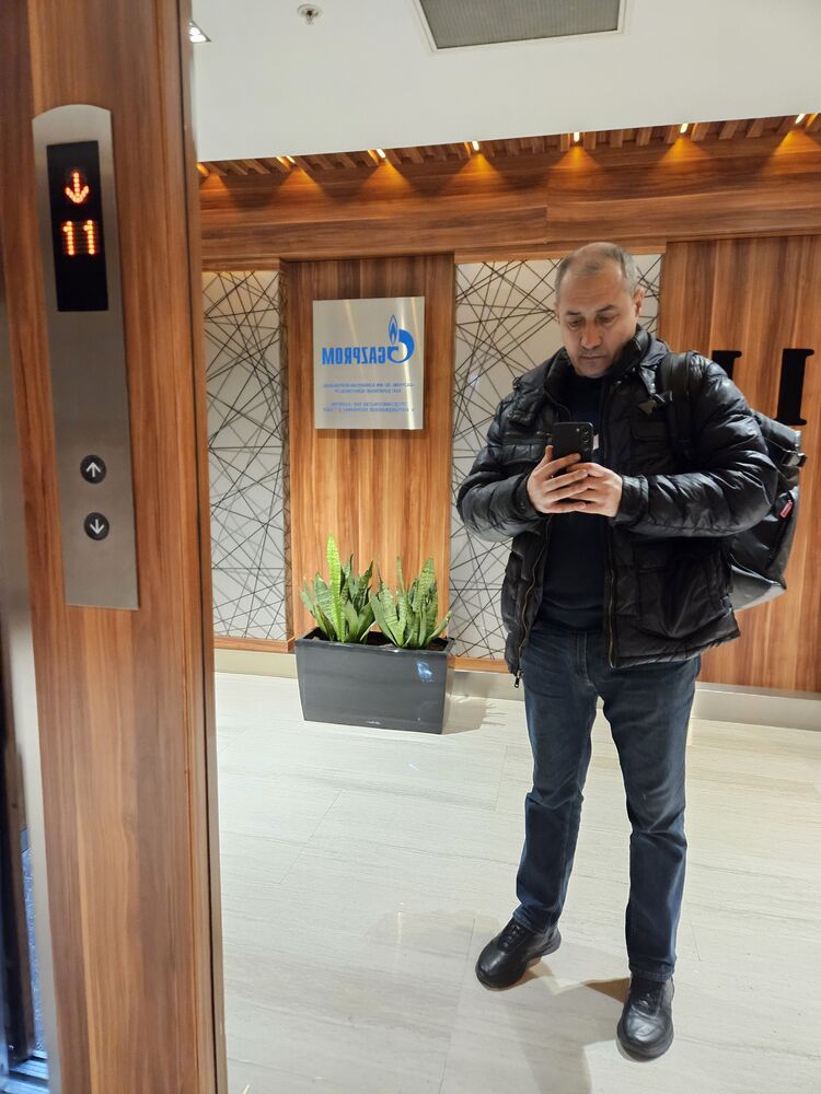  50443112  Andrey, 49 ,    