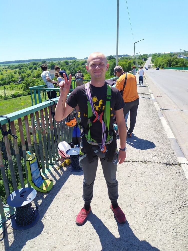  21041542  Kostya, 34 ,    