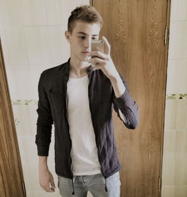  48894332  , 27 ,    
