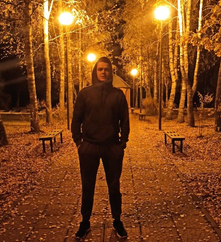  ,   Denis, 32 ,   ,   , c , 