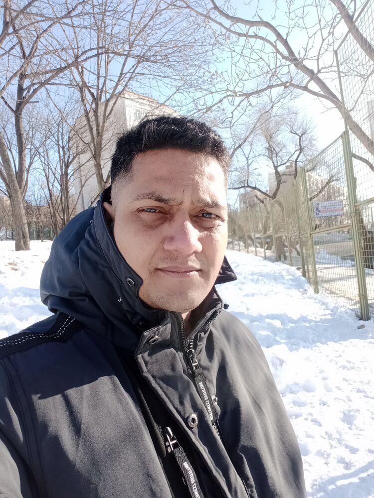  ,   Akshay, 42 ,   ,   