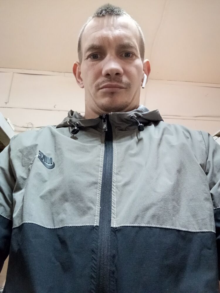  43838742  , 28 ,    