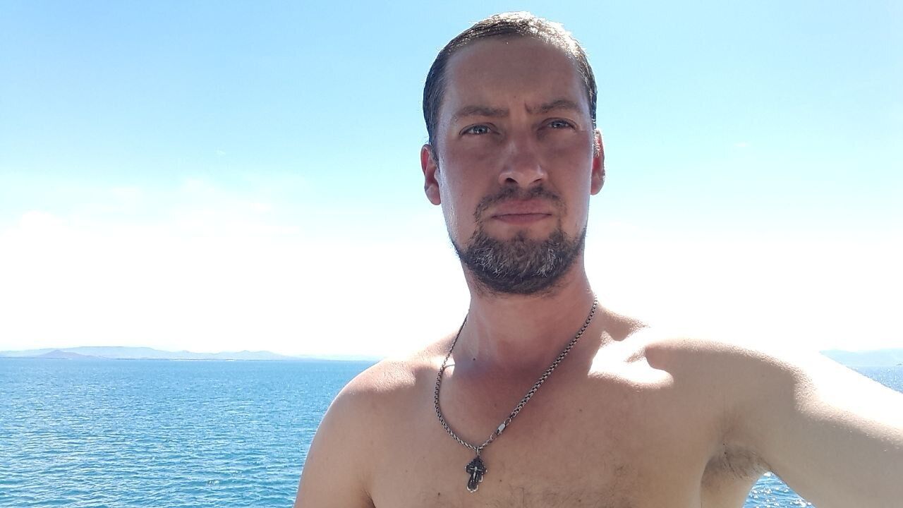  25049882  _____, 39 ,    